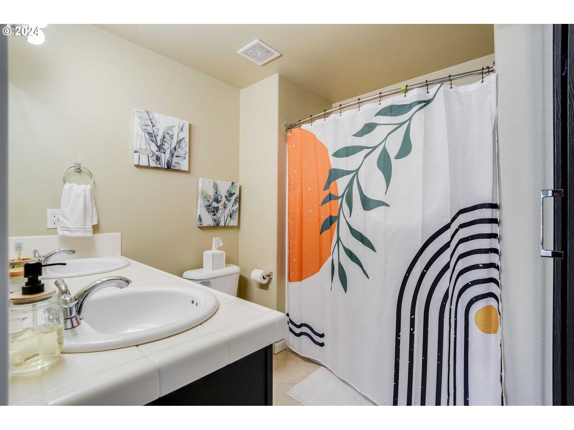 7898 Southwest Pickleweed Lane Portland, OR 97224 - Photo 33 of 36 Attached Bathroom #1