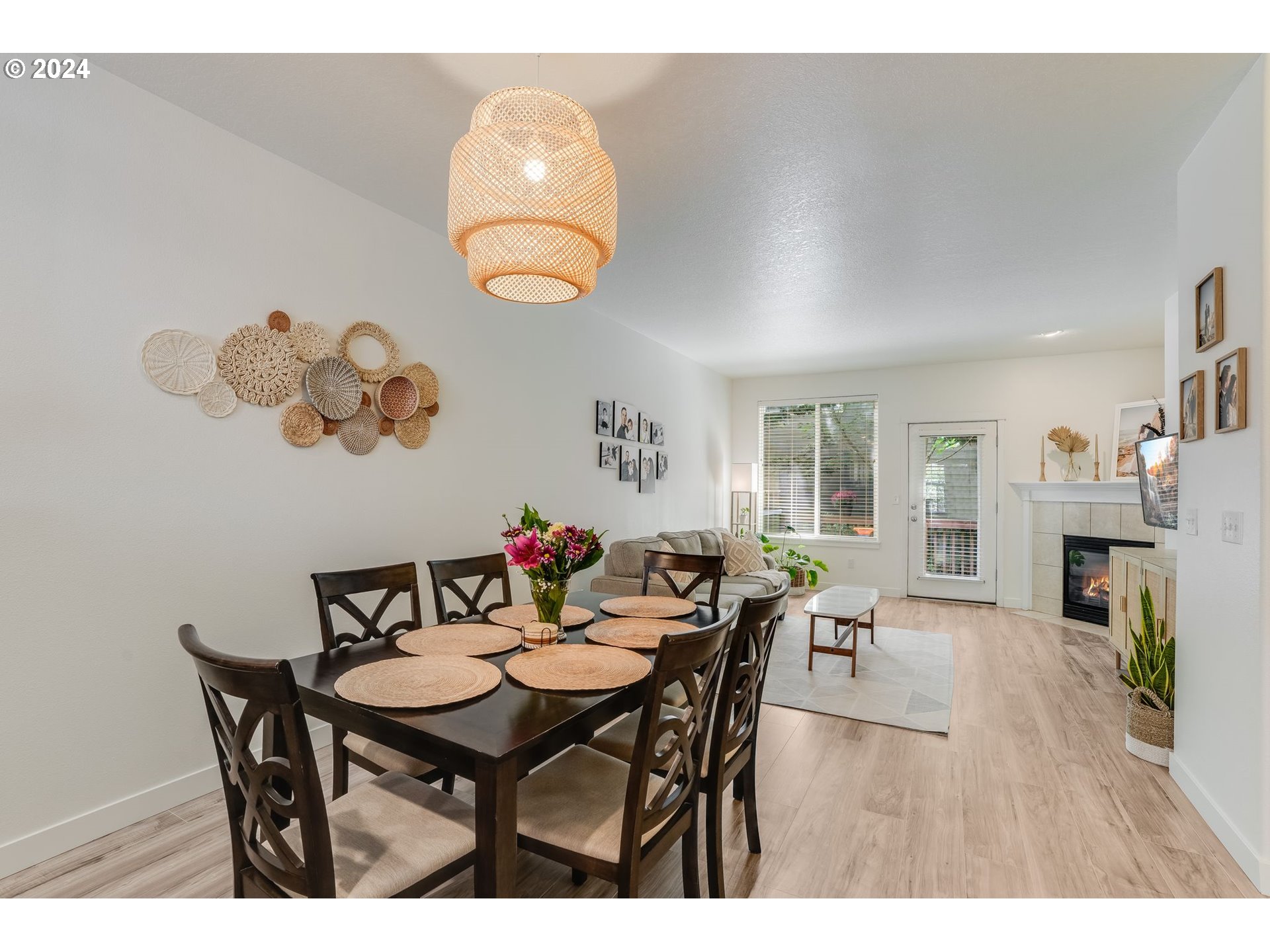 Living Room/Dining Room