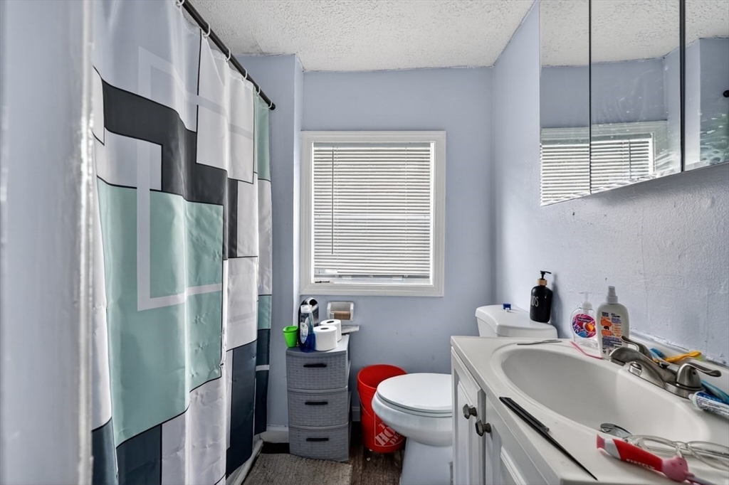 182 Quequechan Street Fall River, MA 02723 - Photo 13 of 24