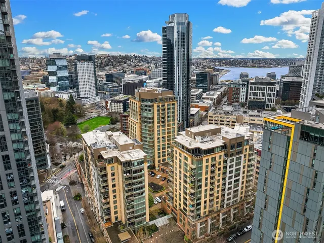 $3,195 | 910 Lenora Street, Unit 501, Seattle, WA 98121