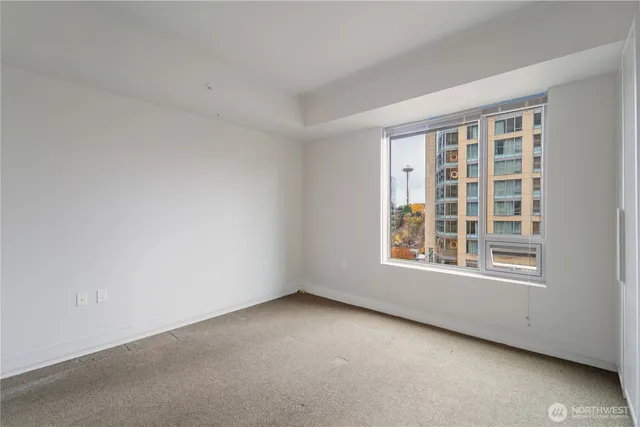 a view of empty room with window