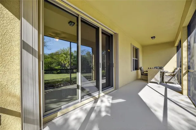 $304,500 | 5415 Sunset Falls Drive, Apollo Beach, FL 33572