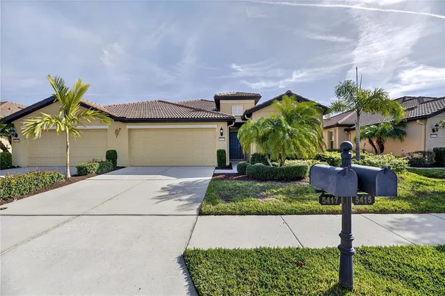 $304,500 | 5415 Sunset Falls Drive, Apollo Beach, FL 33572