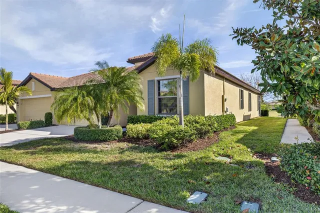 $304,500 | 5415 Sunset Falls Drive, Apollo Beach, FL 33572