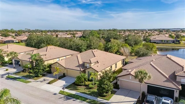 $304,500 | 5415 Sunset Falls Drive, Apollo Beach, FL 33572