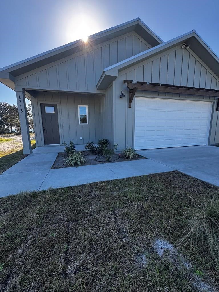 275 Ridgecrest Parkway Eastpoint, FL 32328 - Photo 2 of 29