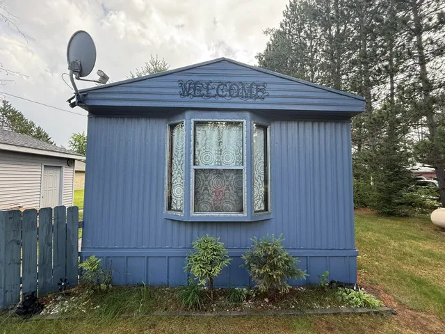 $104,900 | W10781 County Road X, Crivitz, WI 54114