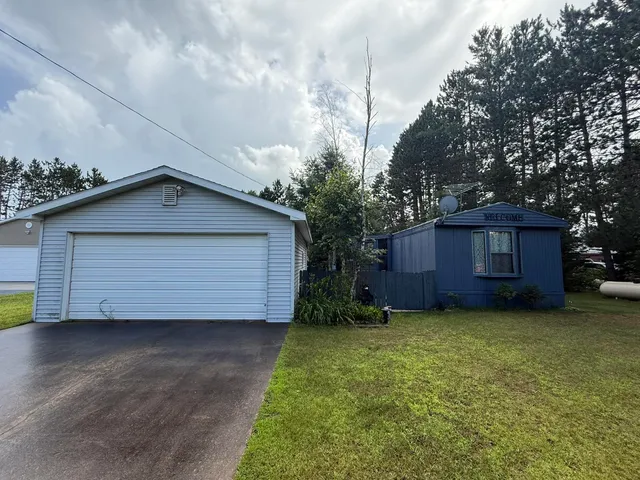 $104,900 | W10781 County Road X, Crivitz, WI 54114