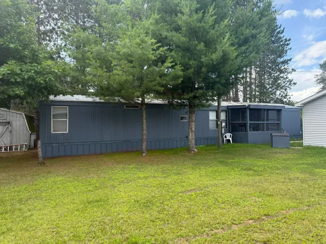 $104,900 | W10781 County Road X, Crivitz, WI 54114