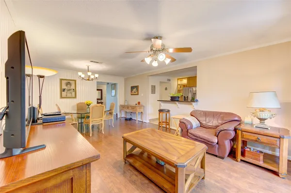 $2,600 | 824 Wax Myrtle Lane, Houston, TX 77079