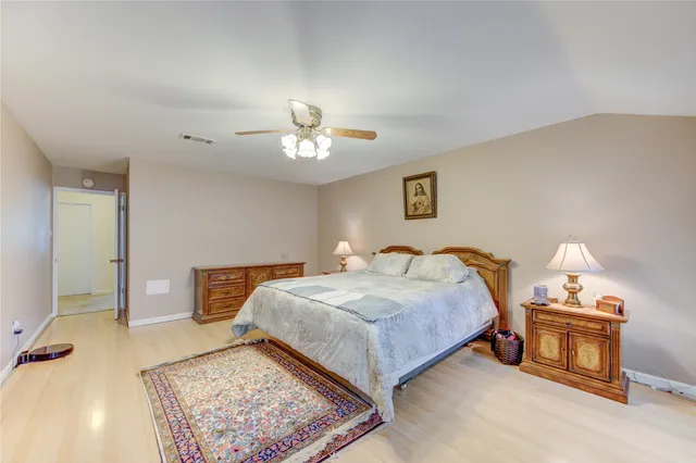 $2,700 | 824 Wax Myrtle Lane, Houston, TX 77079