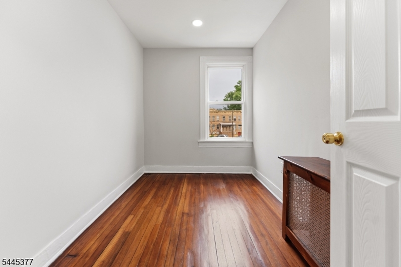 947 William Street Elizabeth, NJ 07201 - Photo 15 of 19
