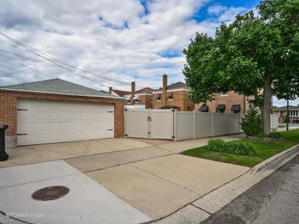 $430,000 | 3400 North Narragansett Avenue, Chicago, IL 60634