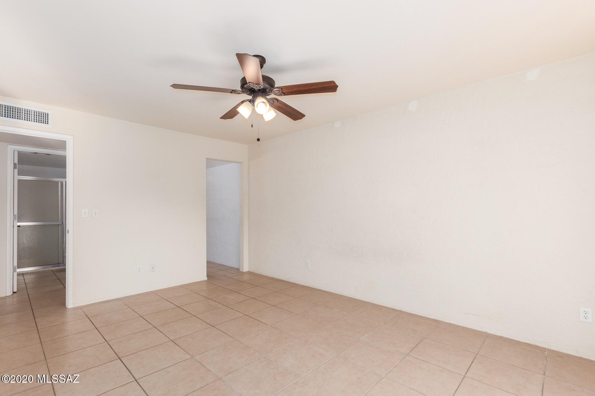 625 South Prudence Road, Unit 104 Tucson, AZ 85710 - Photo 17 of 25