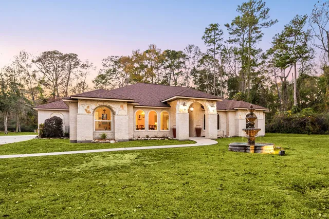 $875,000 | 11984 White Oak Crossing, Conroe, TX 77385