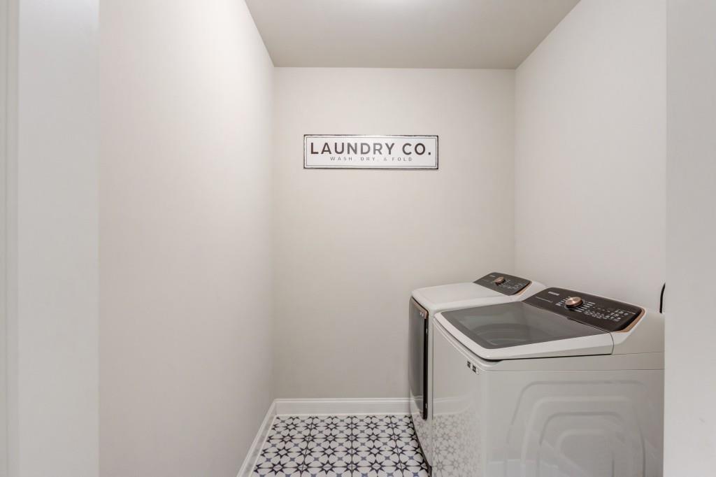 525 Storey Lane Jefferson, GA 30549 - Photo 26 of 45 a utility room with dryer and washer