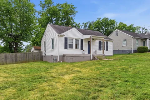 $395,000 | 944 Chickasaw Avenue, Nashville, TN 37207