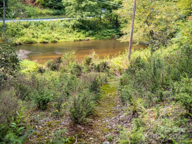 $260,000 | 28 Caddis Court, Marshall, NC 28753