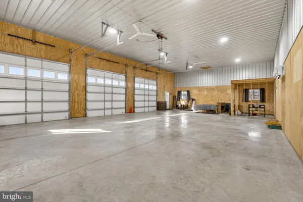 a view of a livingroom with furniture