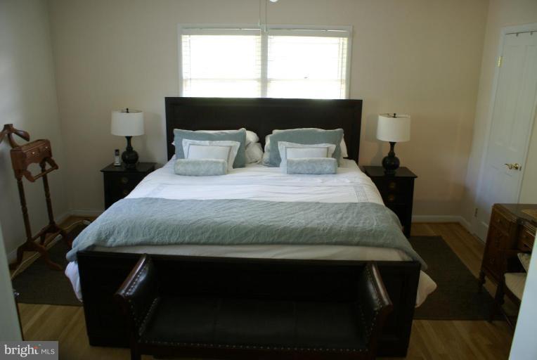 7016 Sea Cliff Road McLean, VA 22101 - Photo 12 of 26 SPACIOUS MASTER BEDROOM W/WALK-IN CLOSET