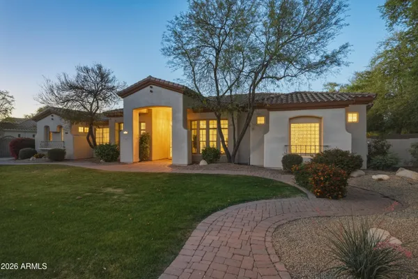 $1,225,000 | 370 East Canyon Creek Drive, Gilbert, AZ 85295