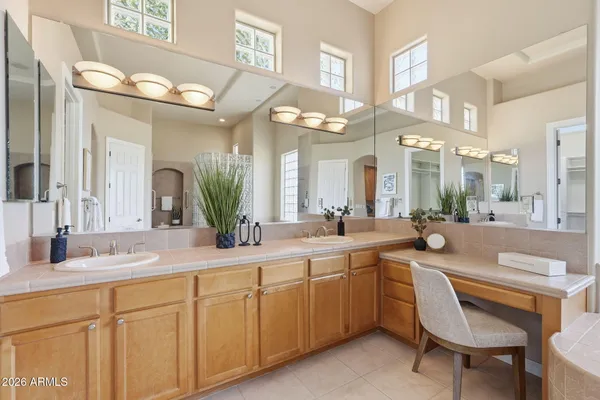 $1,225,000 | 370 East Canyon Creek Drive, Gilbert, AZ 85295