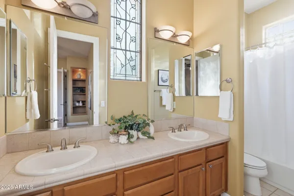 $1,225,000 | 370 East Canyon Creek Drive, Gilbert, AZ 85295