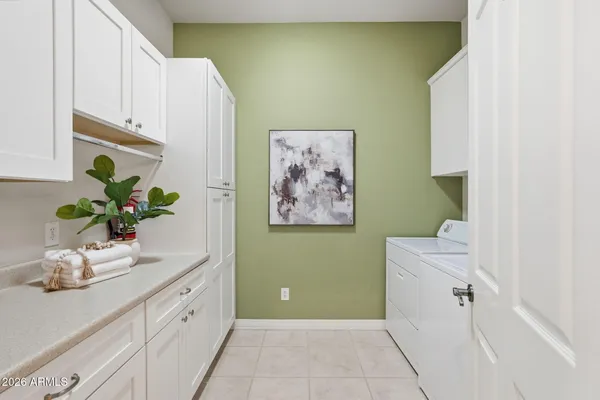 $1,225,000 | 370 East Canyon Creek Drive, Gilbert, AZ 85295