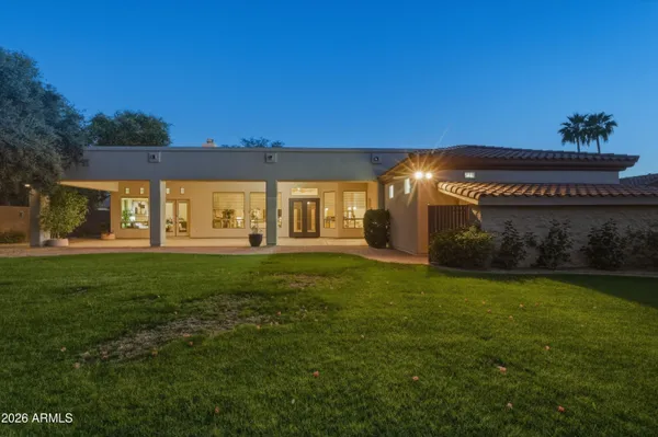 $1,225,000 | 370 East Canyon Creek Drive, Gilbert, AZ 85295