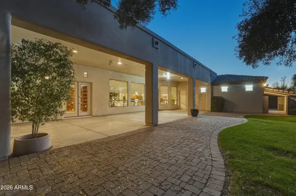 $1,225,000 | 370 East Canyon Creek Drive, Gilbert, AZ 85295