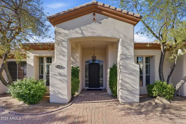 $1,225,000 | 370 East Canyon Creek Drive, Gilbert, AZ 85295