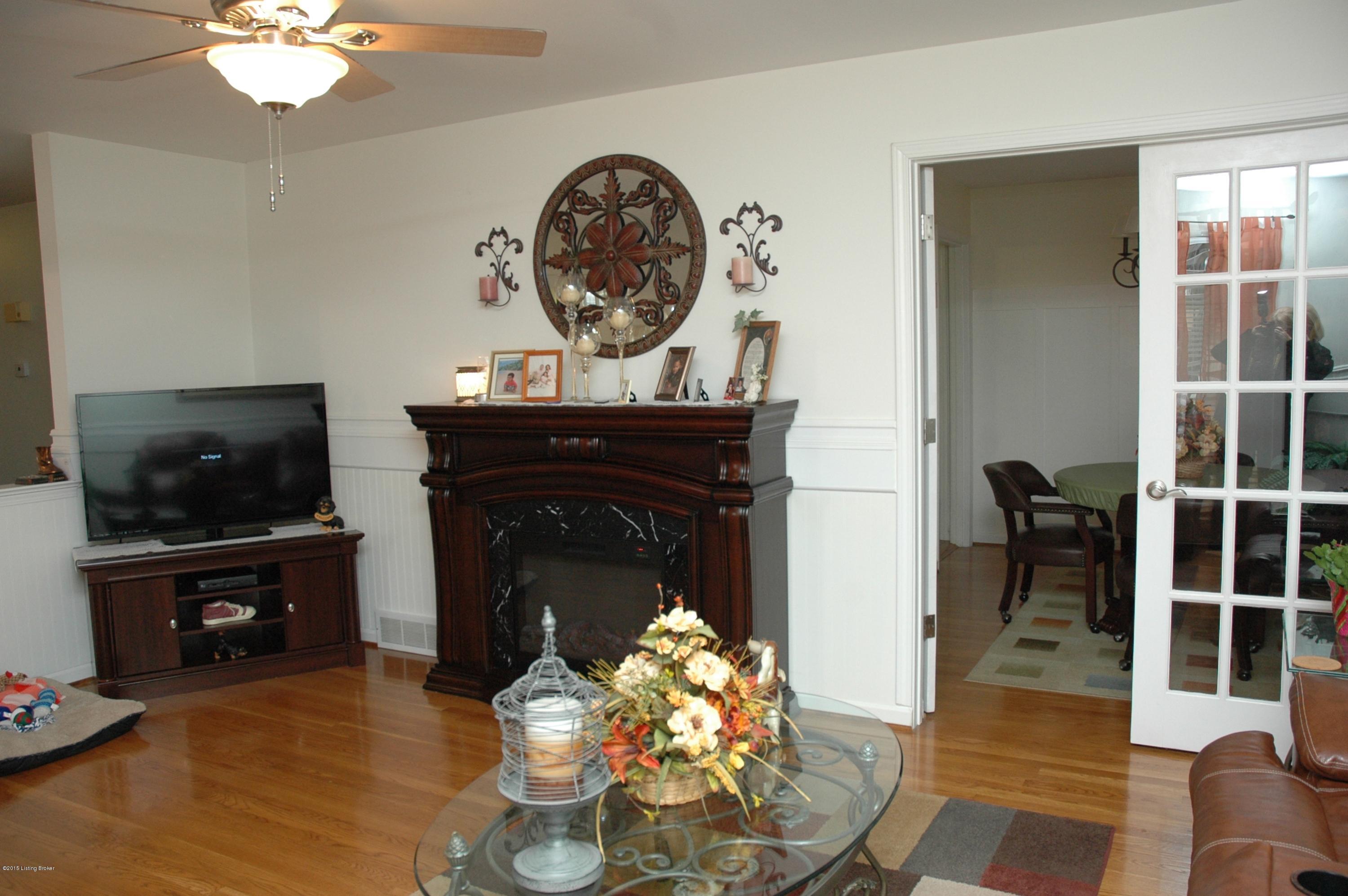4908 Ulrich Road Jeffersontown, KY 40299 - Photo 7 of 40 Living Room view into DR
