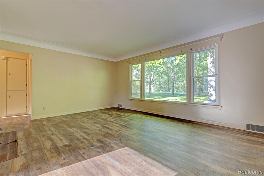 5890 Grange Hall Road Holly, MI 48442 - Photo 6 of 67