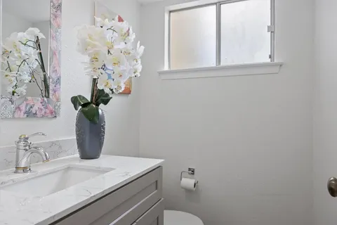 $450,000 | 5217 Summerset Trail, Austin, TX 78749