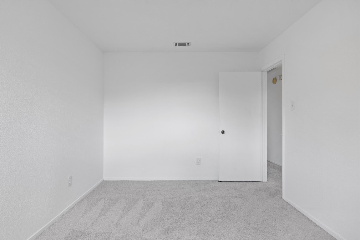 5217 Summerset Trail Austin, TX 78749 - Photo 26 of 38 a view of an empty room