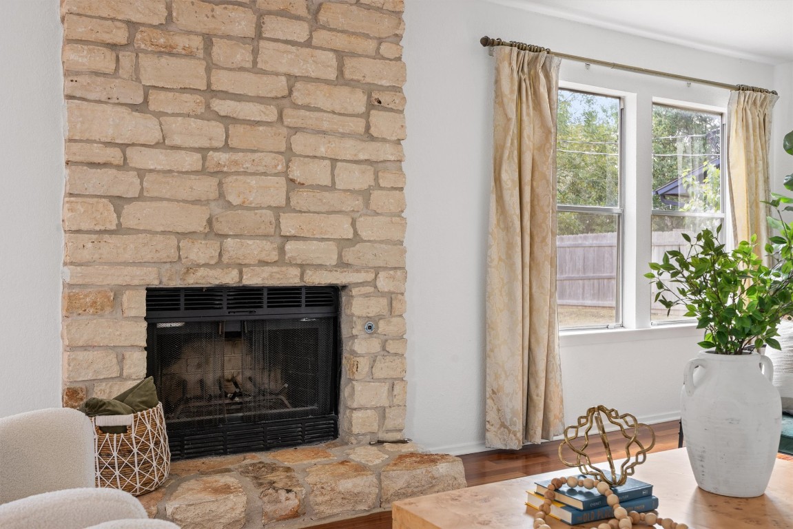 5217 Summerset Trail Austin, TX 78749 - Photo 7 of 38 a living room with furniture and a fireplace
