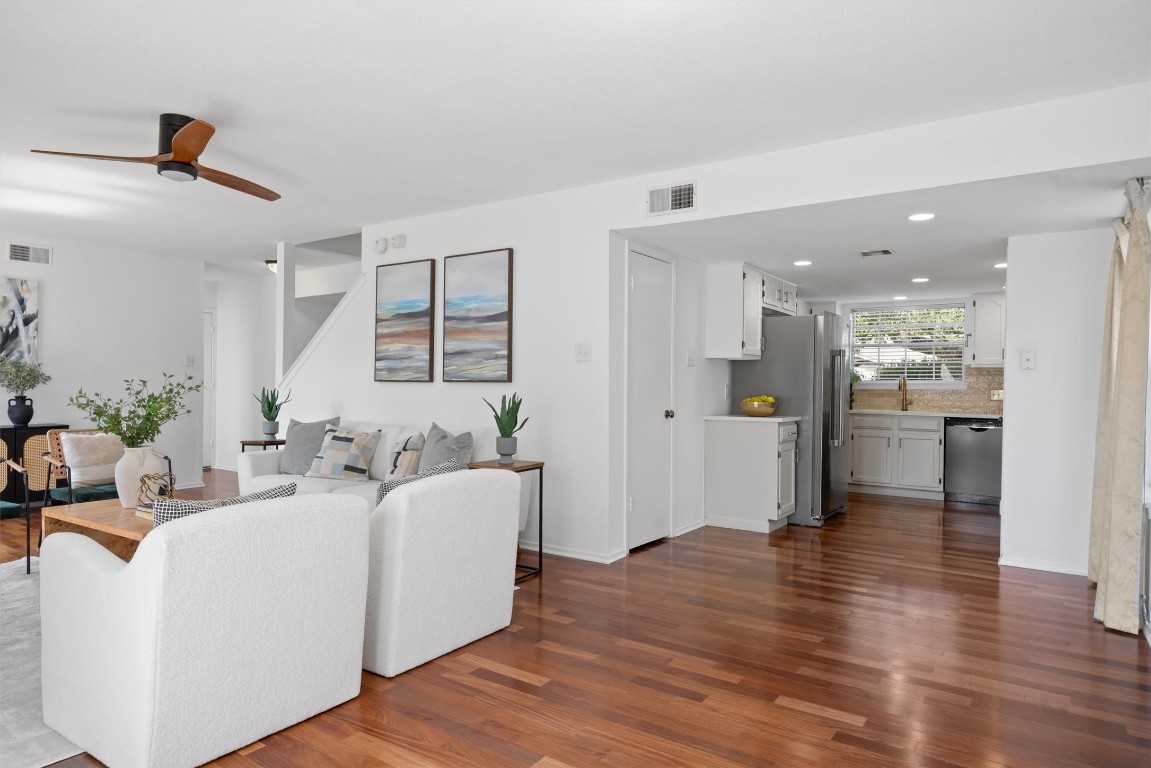 5217 Summerset Trail Austin, TX 78749 - Photo 9 of 38 a living room with furniture and a wooden floor