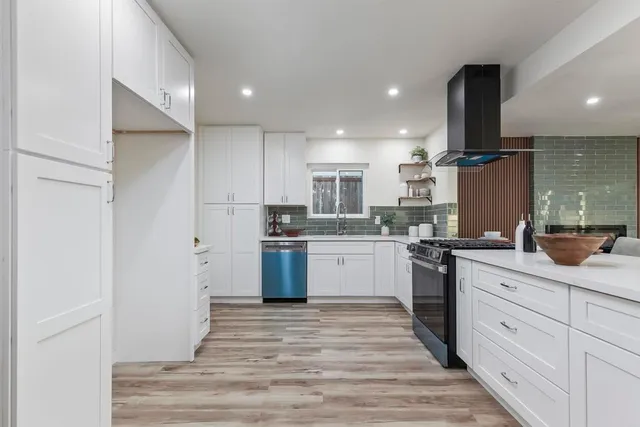 $1,035,000 | 6548 Bantam Lake Circle, San Diego, CA 92119