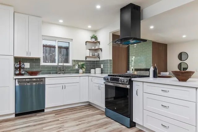 $1,035,000 | 6548 Bantam Lake Circle, San Diego, CA 92119