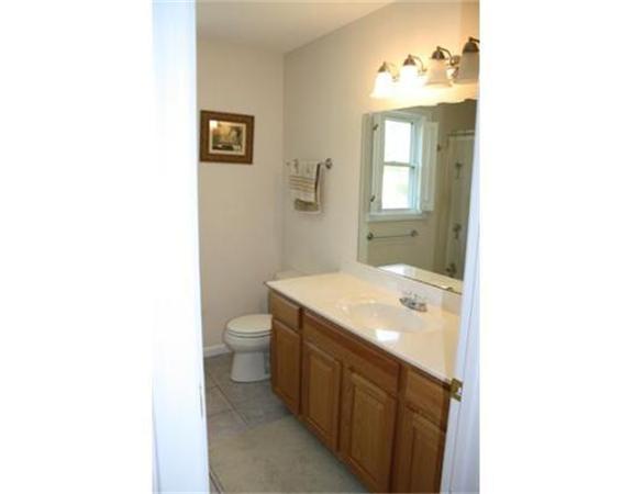 287 Parkerview Street Springfield, MA 01129 - Photo 9 of 12 Gallery Image 9