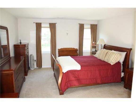 287 Parkerview Street Springfield, MA 01129 - Photo 10 of 12 Gallery Image 10