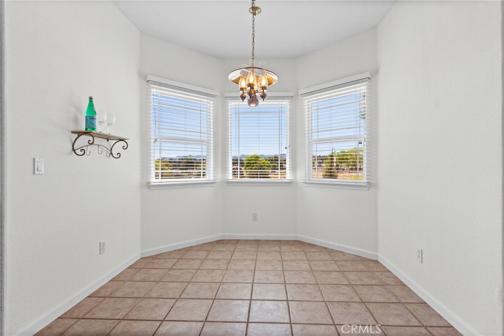 9336 Carmel Road Atascadero, CA 93422 - Photo 19 of 55 Breakfast Nook