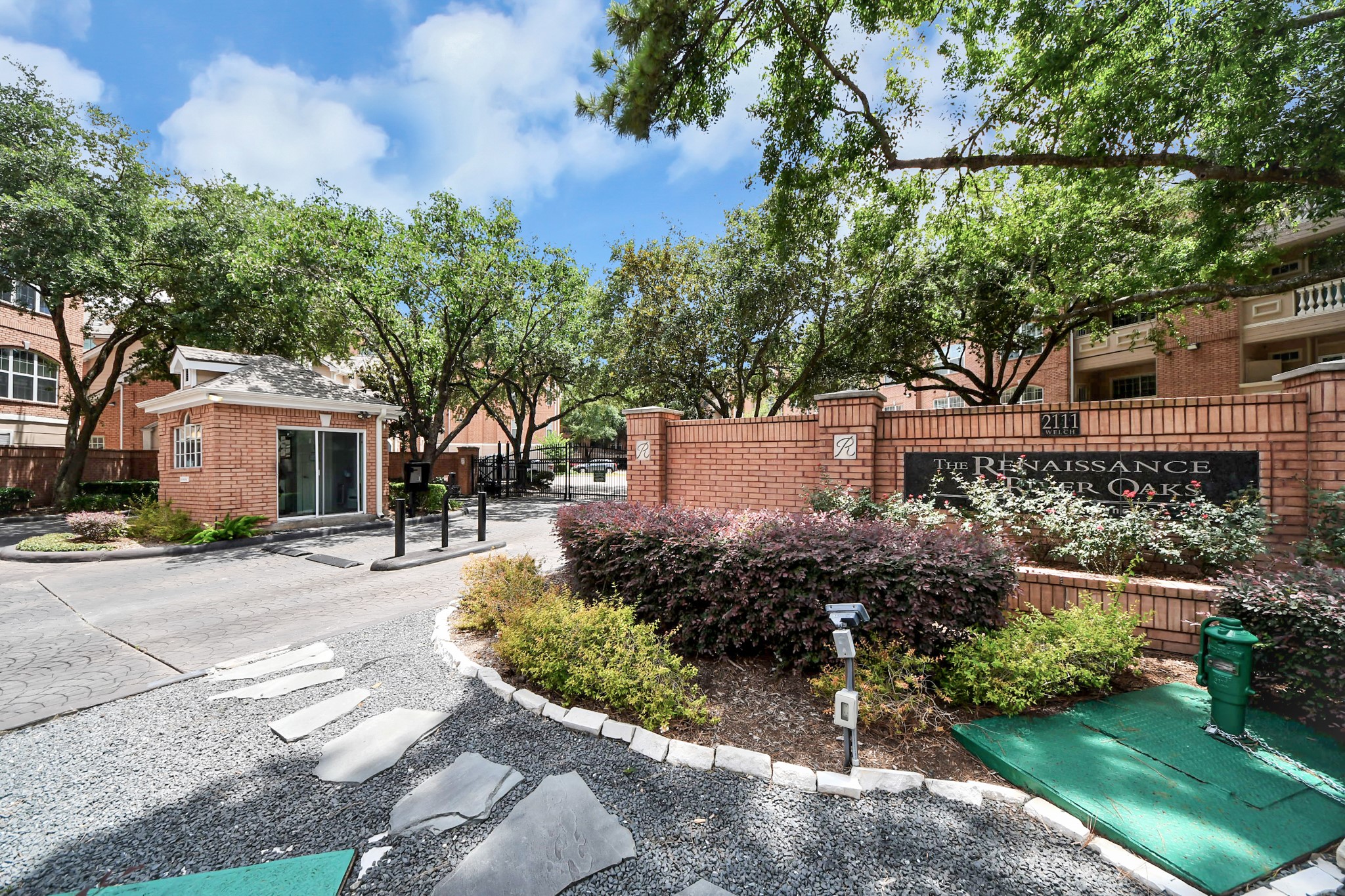 2111 Welch Street, Unit A211 Houston, TX 77019 - Photo 2 of 35