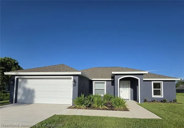 $2,100 | 5523 Castania Drive, Sebring, FL 33872