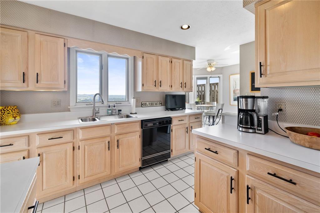 133 Shadow Ridge Drive Pittsburgh, PA 15238 - Photo 16 of 42 Gallery Image 16
