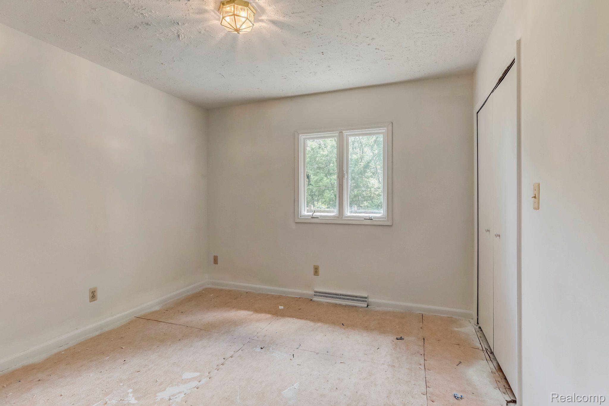 7730 Haley Road White Lake, MI 48383 - Photo 18 of 39 Gallery Image 18
