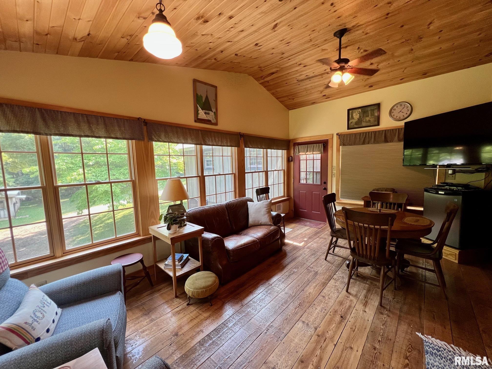 17531 Old Fairgrounds Road Petersburg, IL 62675 - Photo 28 of 68