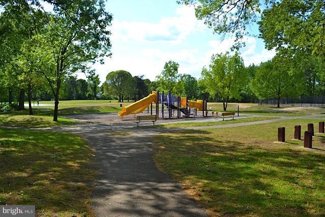442 Manor Road Arnold, MD 21012 - Photo 5 of 15 Community Playground