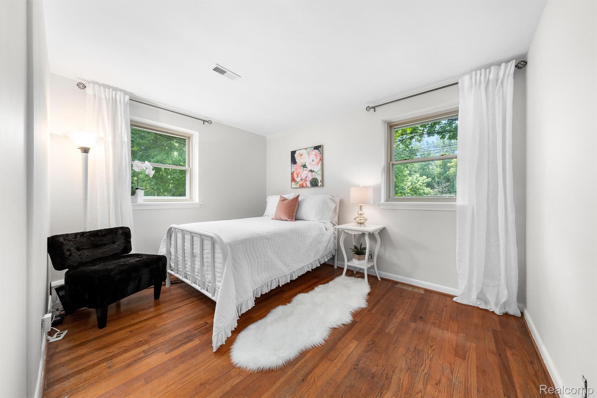 900 East Silverbell Road Lake Orion, MI 48359 - Photo 14 of 31 Gallery Image 14