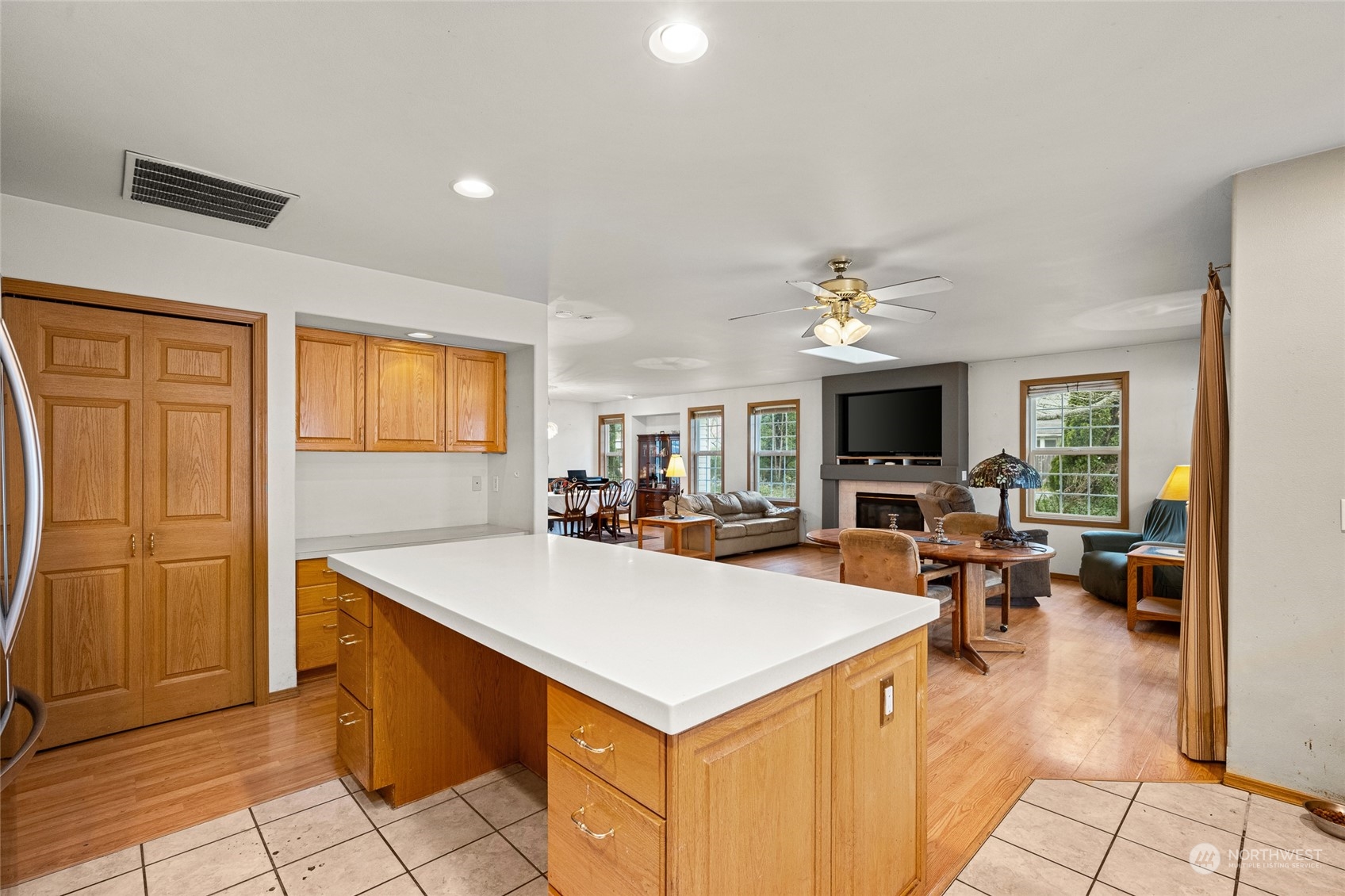 10003 Meadow Road Southwest Lakewood, WA 98499 - Photo 13 of 40